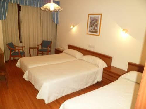 Hotel La Ruta Тапиа де Касариего Екстериор снимка